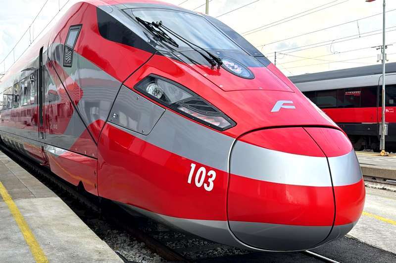 Inforail - Hitachi Rail dostarczy kolejne pociągi Frecciarossa dla Trenitalii