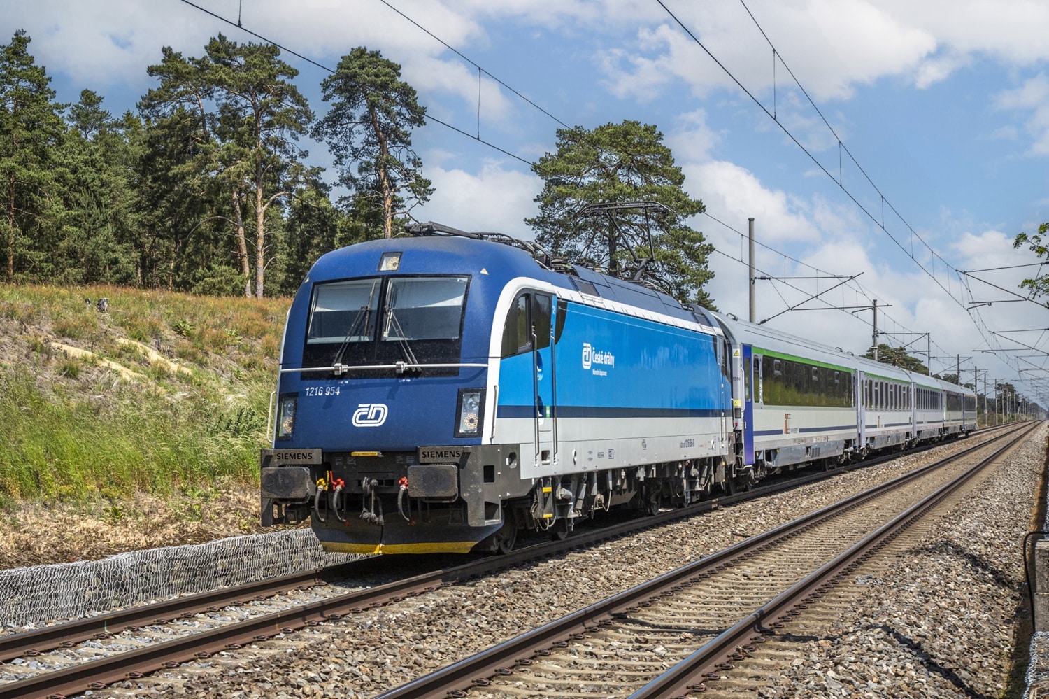 Inforail - České dráhy sprzedają lokomotywy. Już nie tylko Taurusy