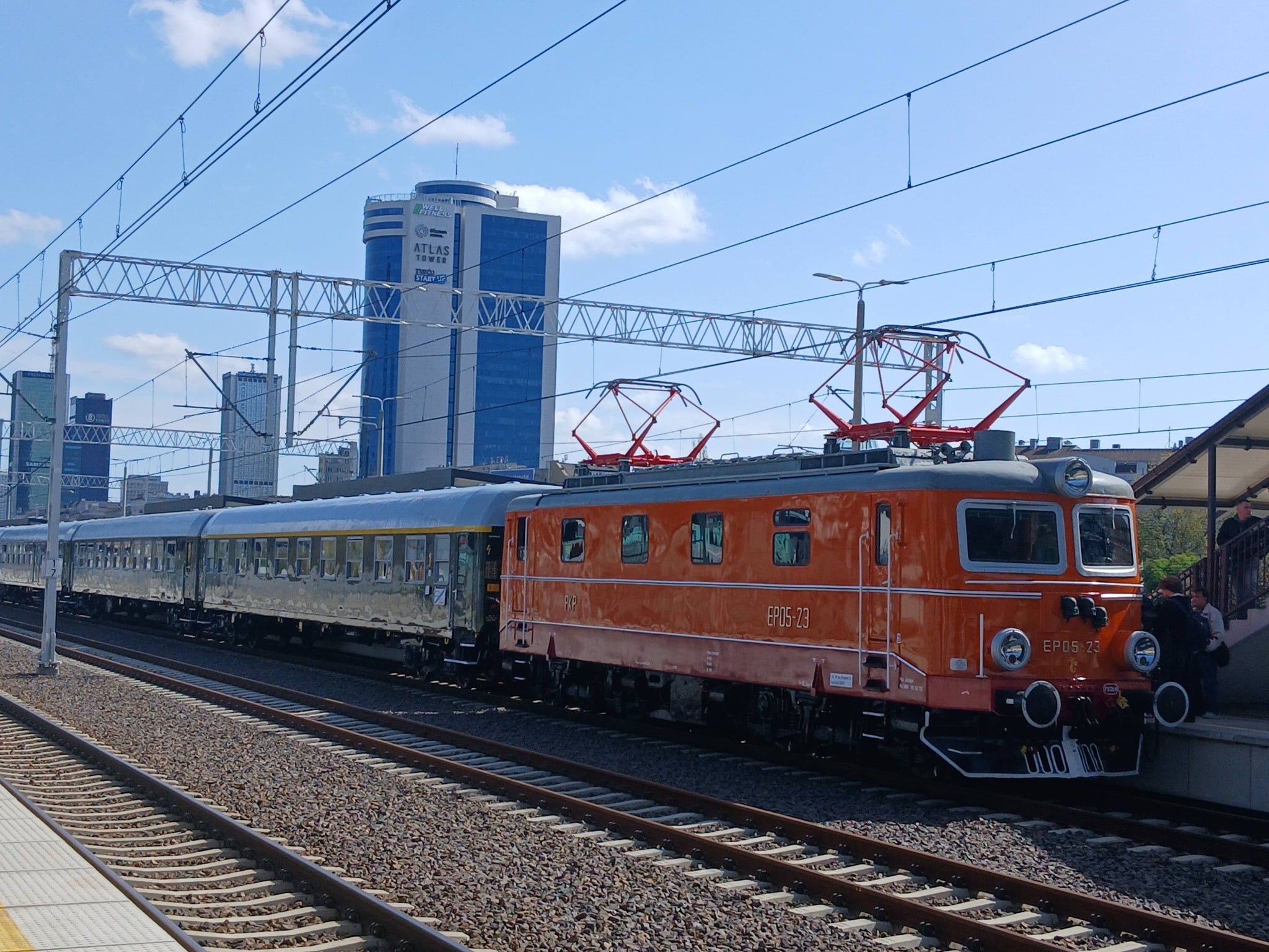 Inforail - PKP Intercity wydłuży kursowanie pociągu Nieśpieszny? Historyczny skład cieszy się ogromnym zainteresowaniem