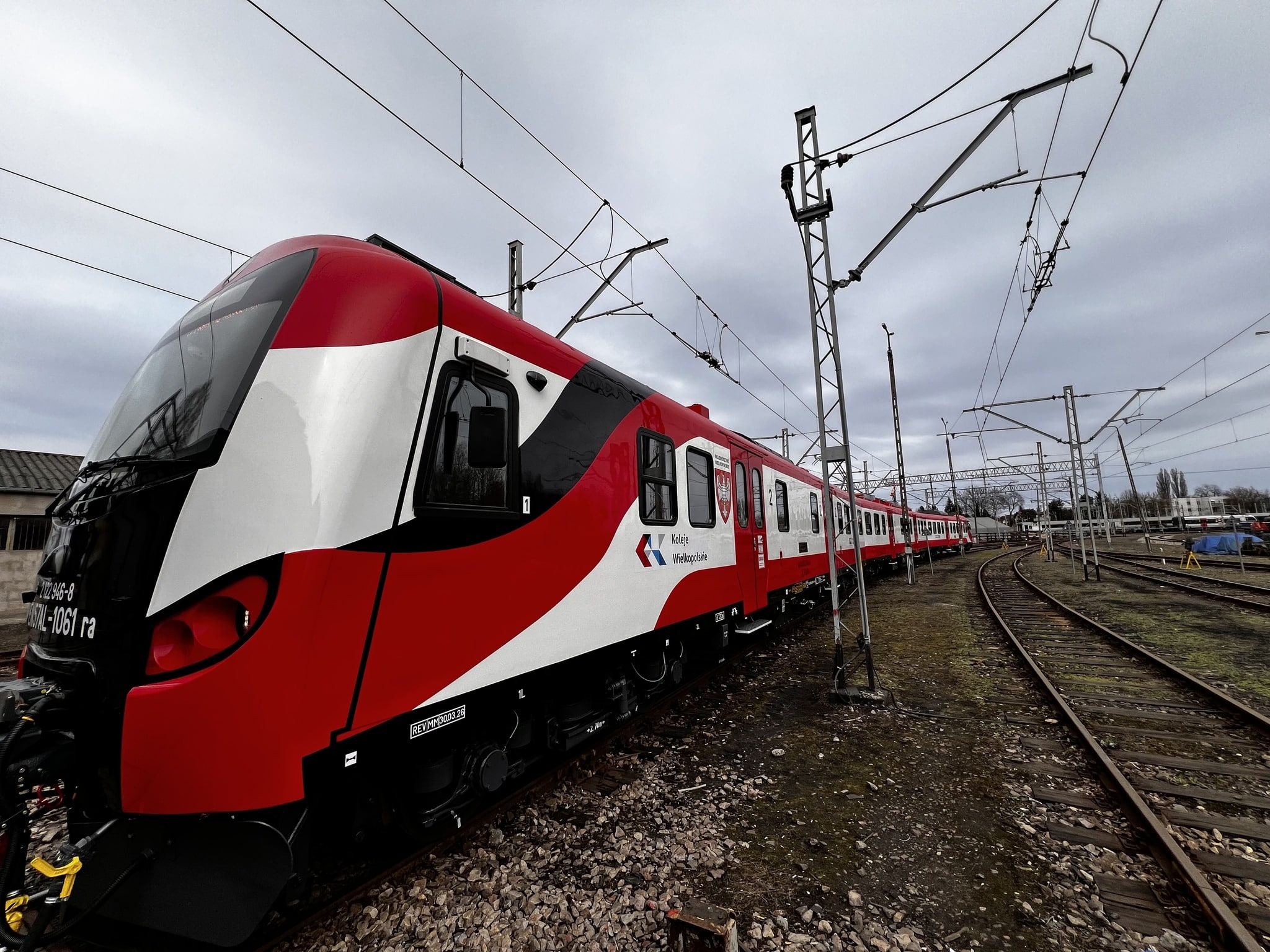 Inforail - PESA Mińsk Mazowiecki zakończyła naprawy EN57AL dla Wielkopolski