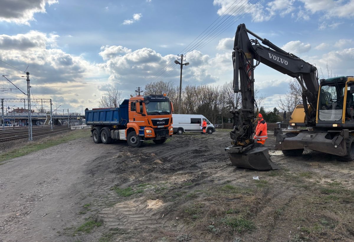 Inforail - Nowe parkingi przy stacji Skierniewice