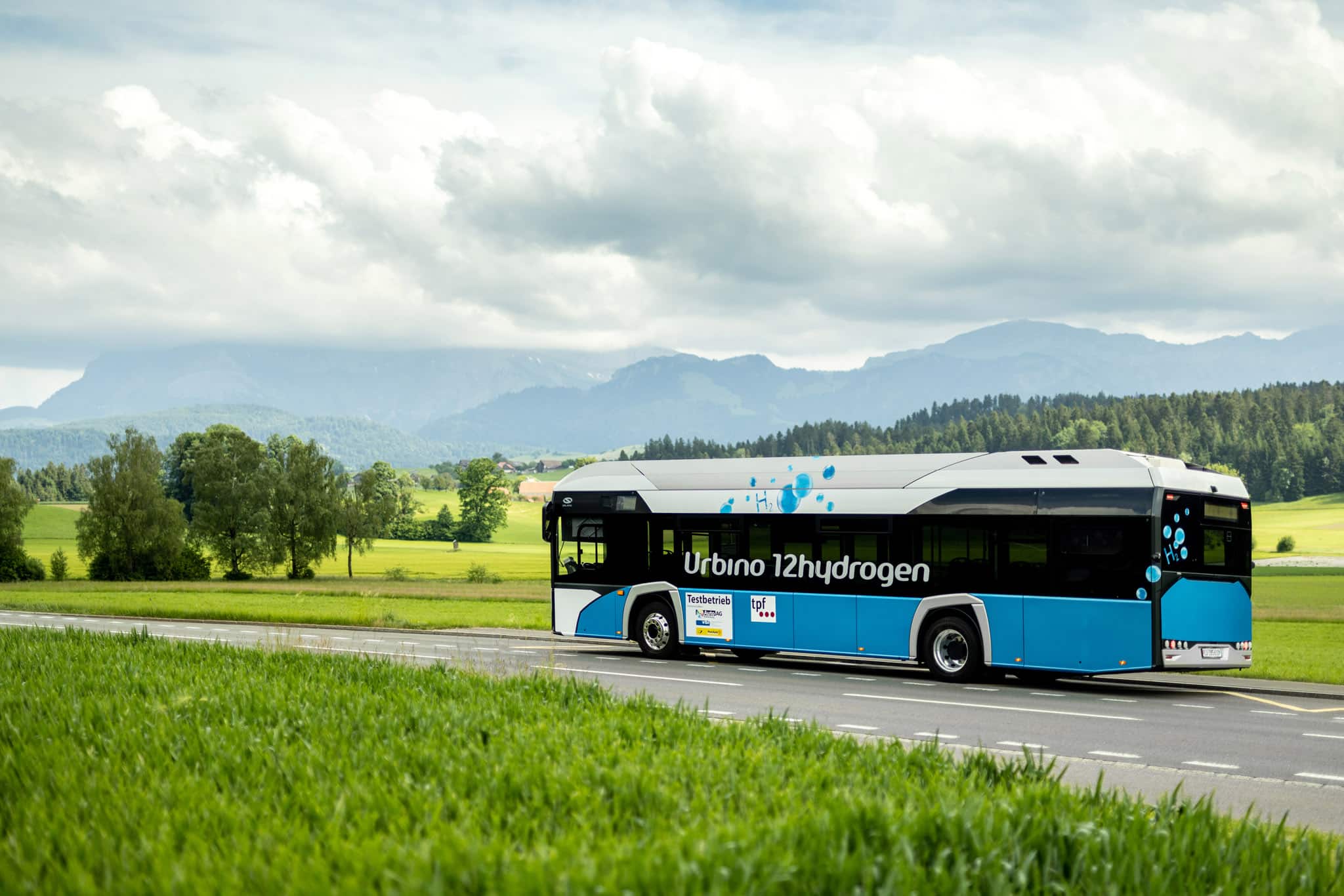 Infobus - Niemcy zamawiają kolejne autobusy wodorowe od Solarisa. Krefeld bierze także MEGA