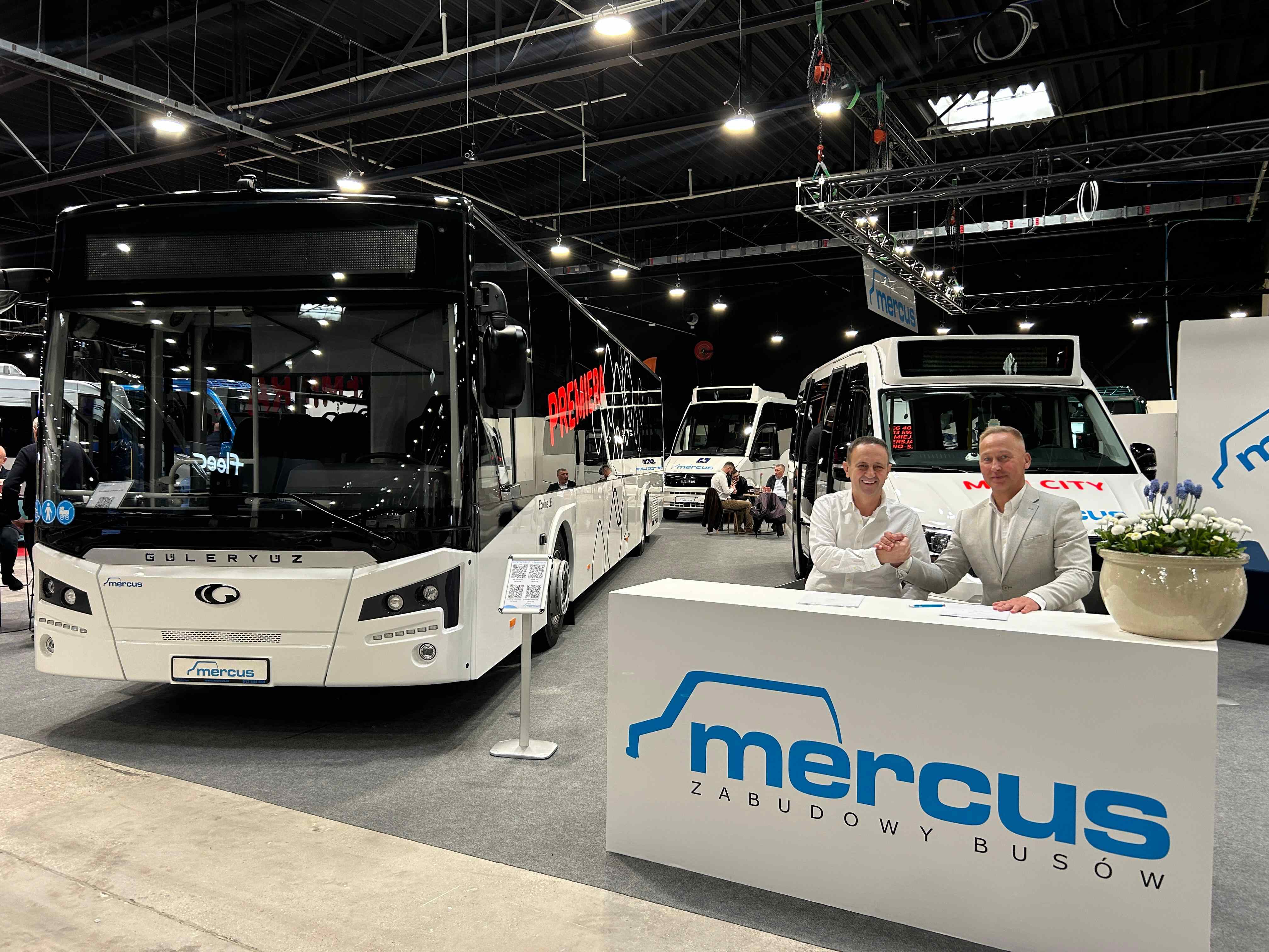 Infobus - Mercus dilerem Güleryüz w Polsce, Czechach, Słowacji i na Litwie. Plus premiera autobusu Ecoline 12LE
