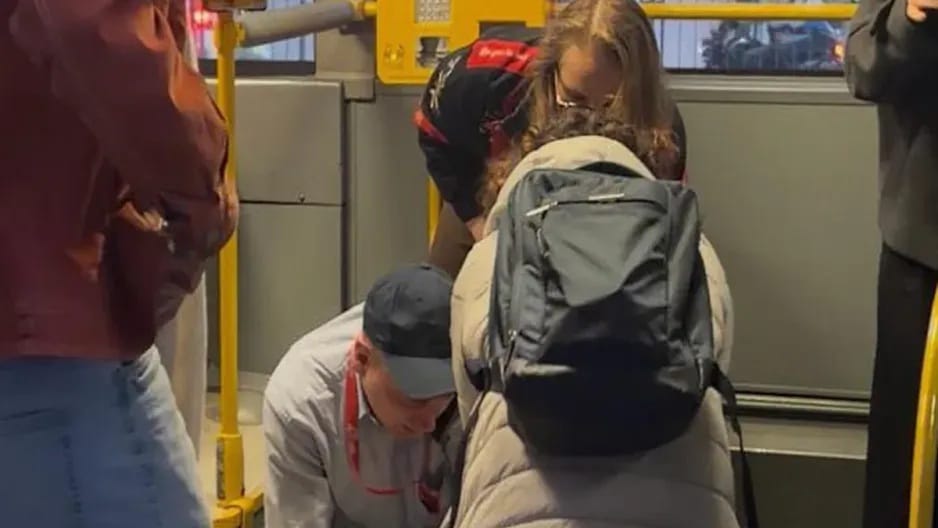 Infobus - MZA Warszawa: Kierowca autobusu uratował życie pasażerce na linii 517