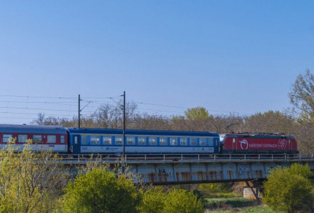 Inforail - Wielkanocne zmiany w kursowaniu pociągów EC BATORY. Objazdy i komunikacja zastępcza