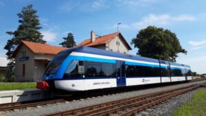 Inforail - Powrót pociągów na linię Lipová Lázně – Javorník ve Slezsku po powodziowej przerwie. Trwała półtora roku