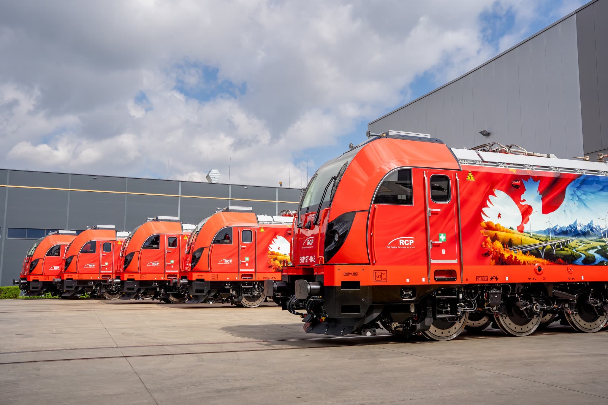 Inforail - NEWAG dostarcza lokomotywy Dragon 2 dla Rail Capital Partners