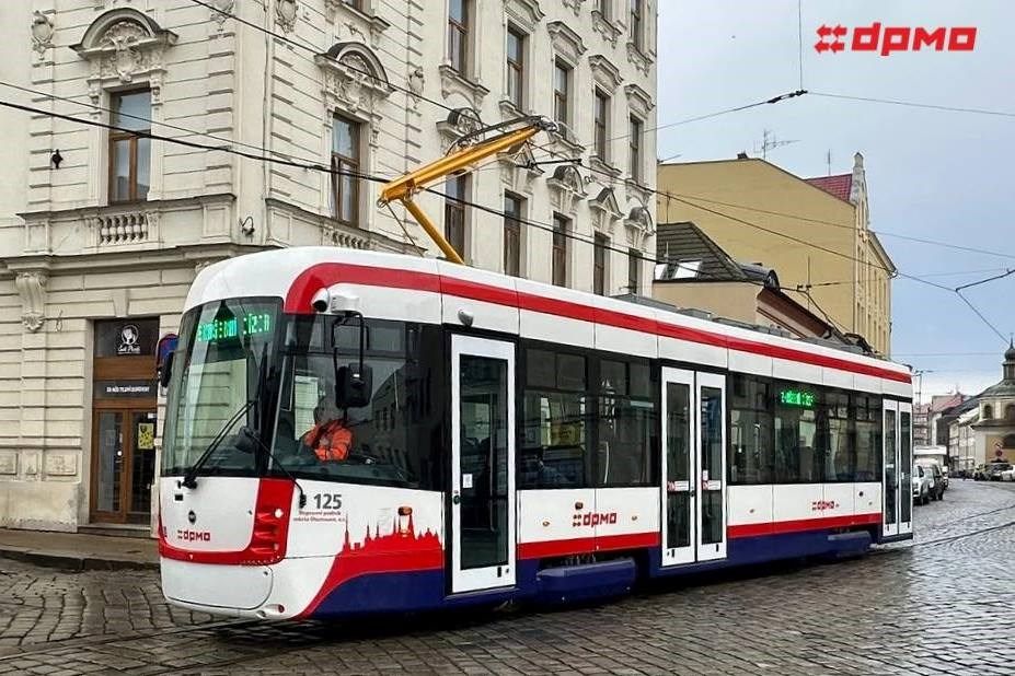 Infotram - Ołomuniec kupuje nowe tramwaje. Umowa na 8 niskopodłogowych pojazdów