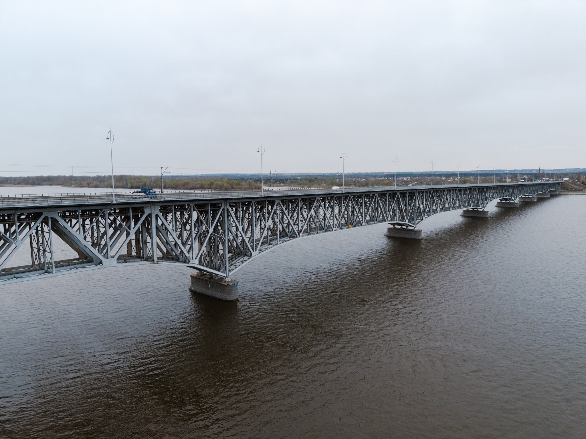 Infobike - Płock: Pod zabytkowym mostem przez Wisłę powstanie kładka rowerowa