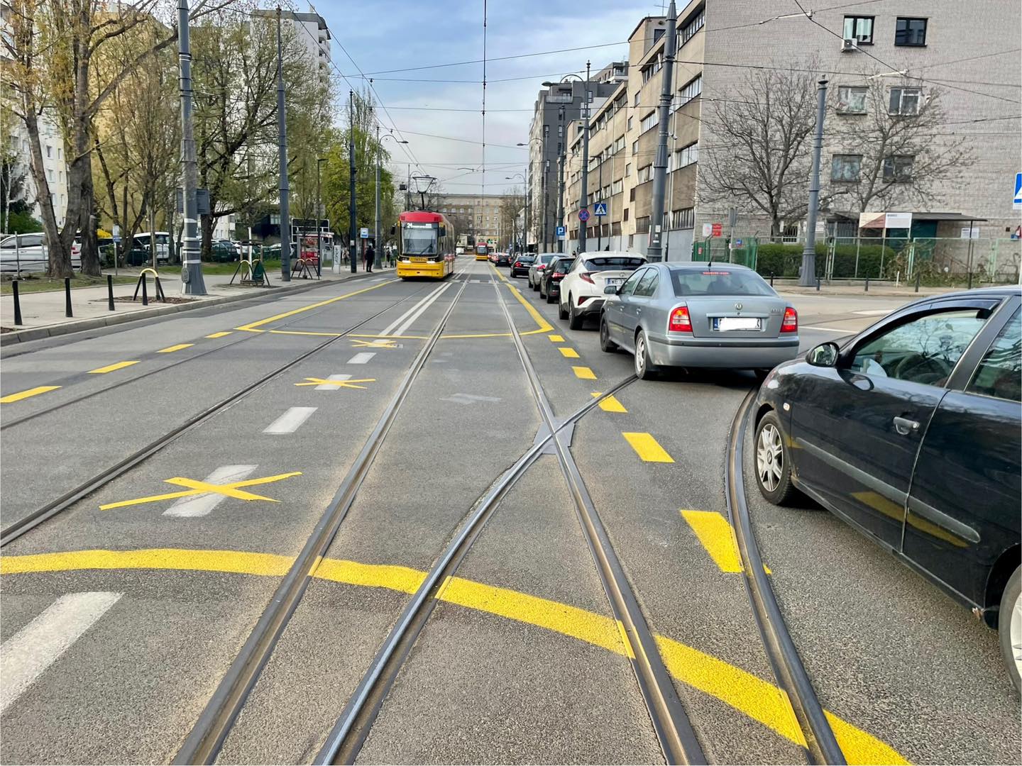 Infotram - Tramwaje Warszawskie wprowadzają kolejne ograniczenia dla kierowców. Na ul. Skierniewickiej