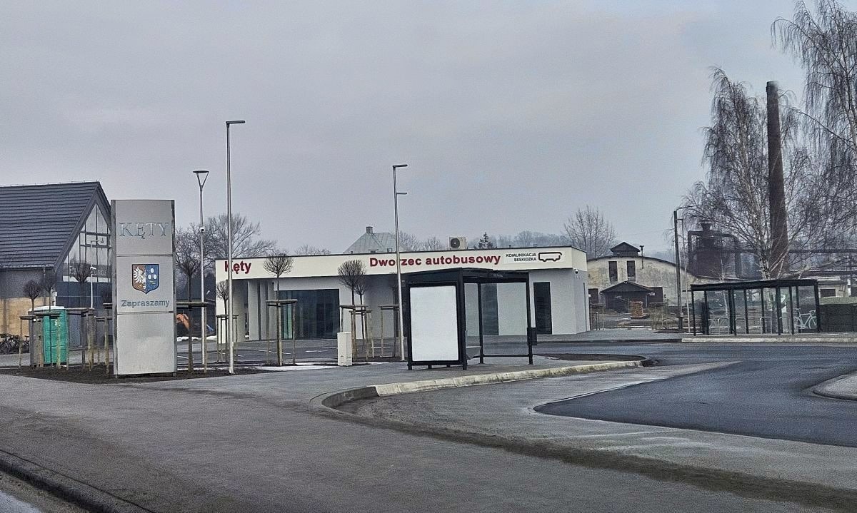 Infotrans - Kęty: Przebudowany dworzec autobusowy już z pasażerami. Operatorem Komunikacja Beskidzka