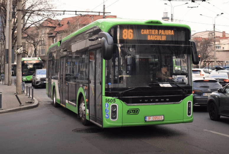 Infobus - STB Bukareszt z trolejbusami Yutong U12 na liniach. Plus elektrobusy od Zonson Granton
