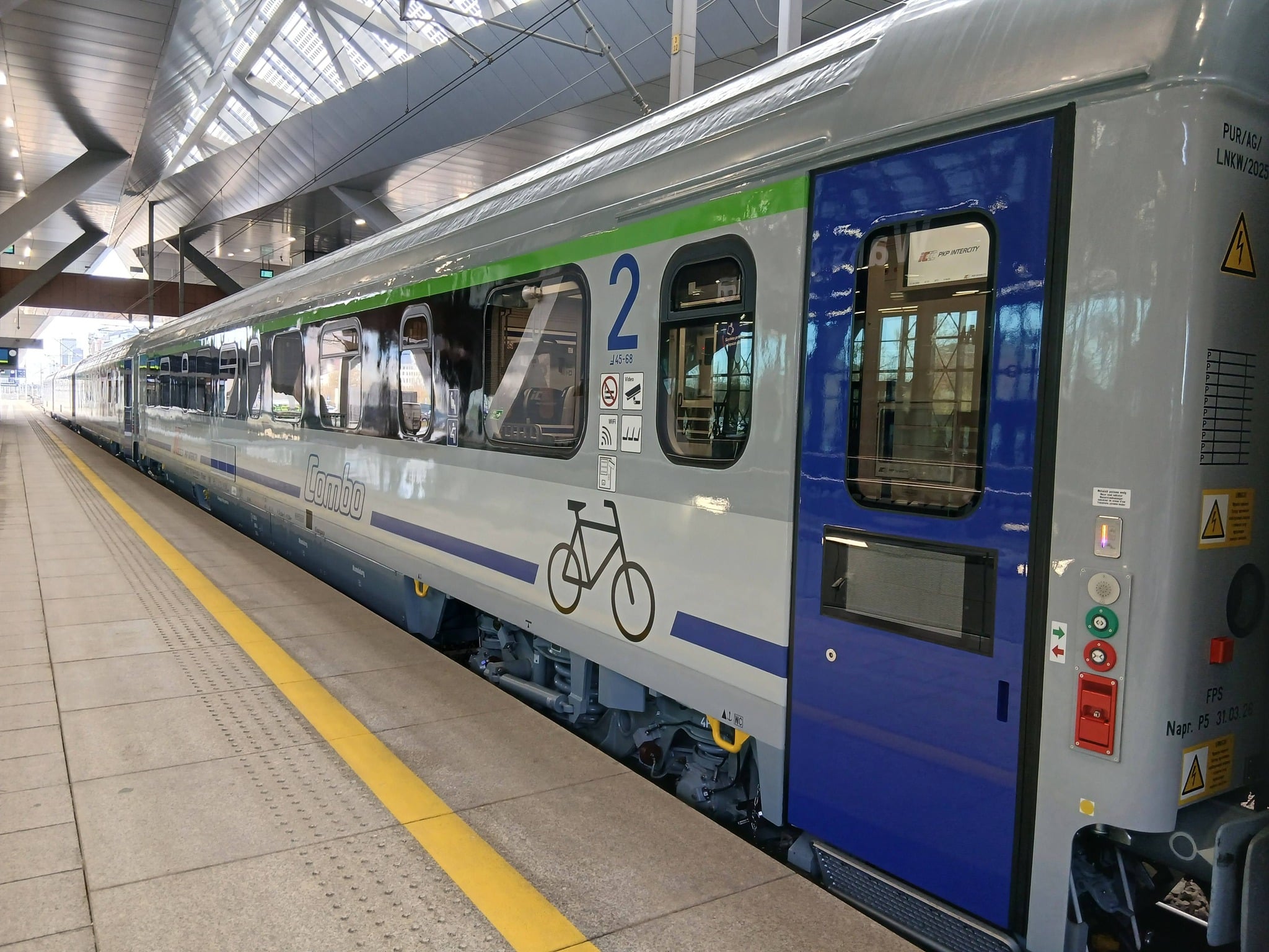 Inforail - Gdzie pojadą wagony COMBO zmodernizowane przez FPS? PKP Intercity podały szczegóły