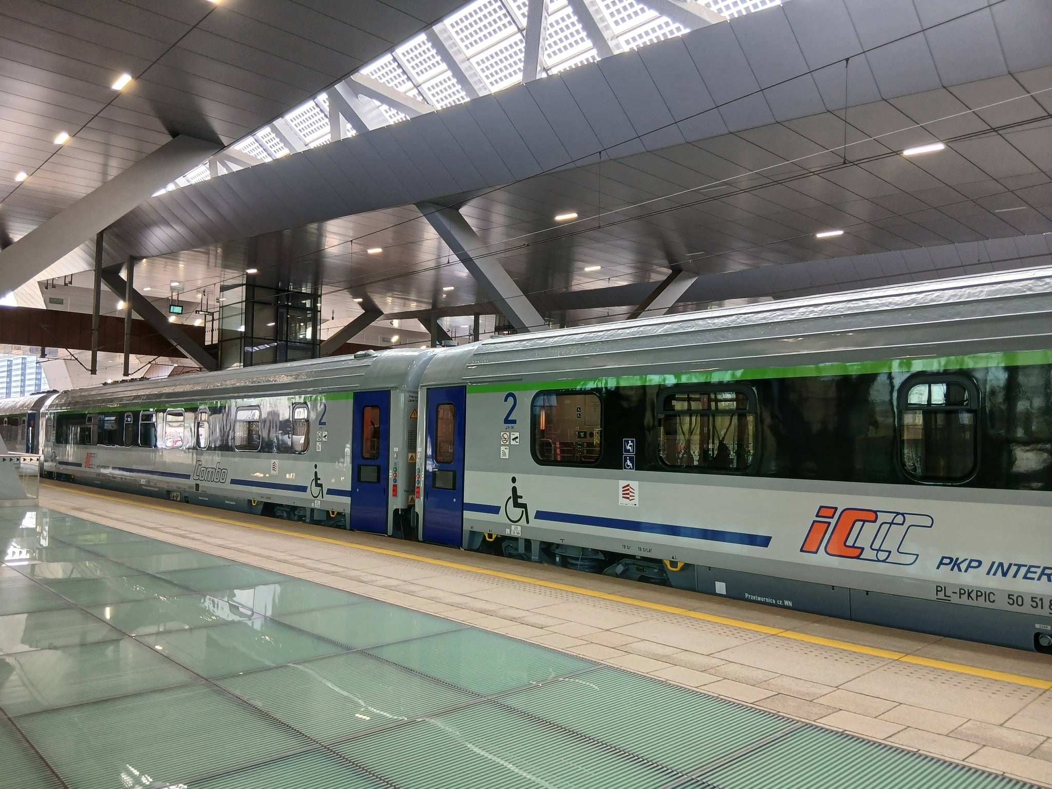 Inforail - PKP Intercity: Przy wagonach COMBO dbamy o standaryzację