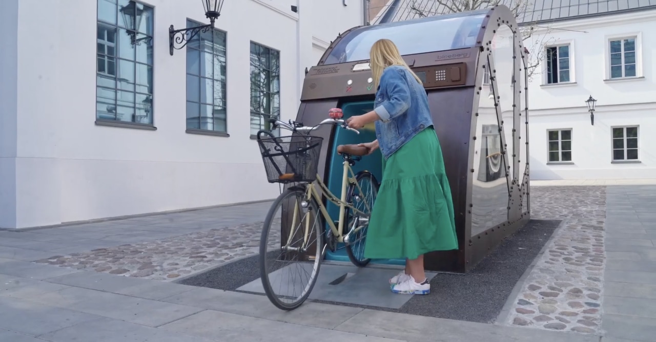 Infobike - Podziemny parking rowerowy w Warszawie. Automatyczny system działa w Fabryce Norblina