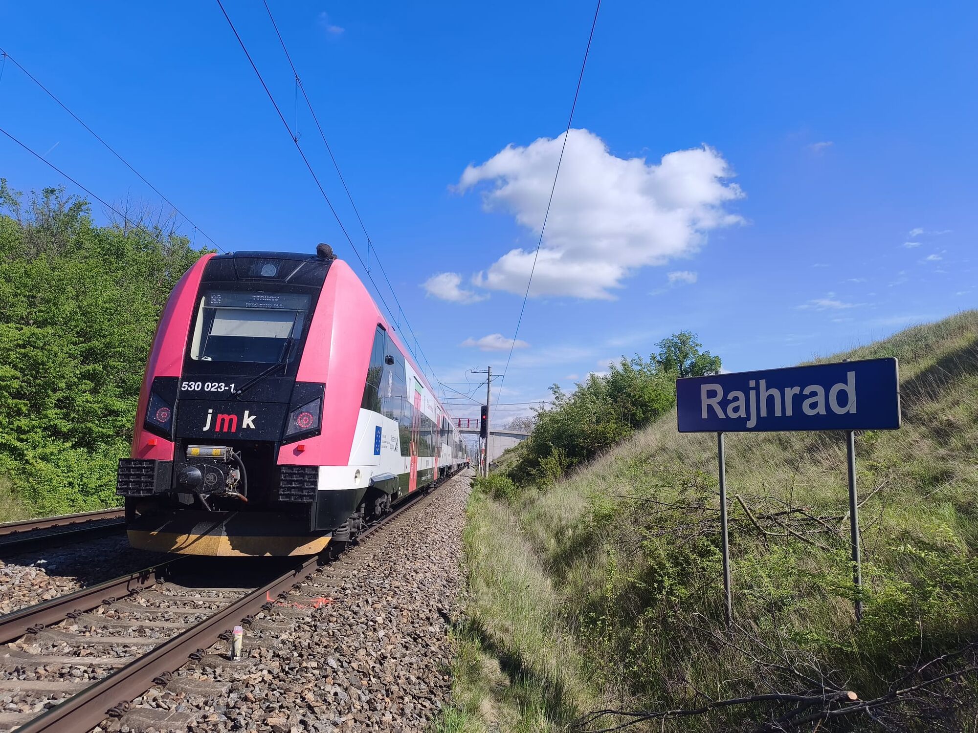 Inforail - Pociąg pasażerski przejechał za sygnał „stój”. Zatrzymał się po 47 m od semafora