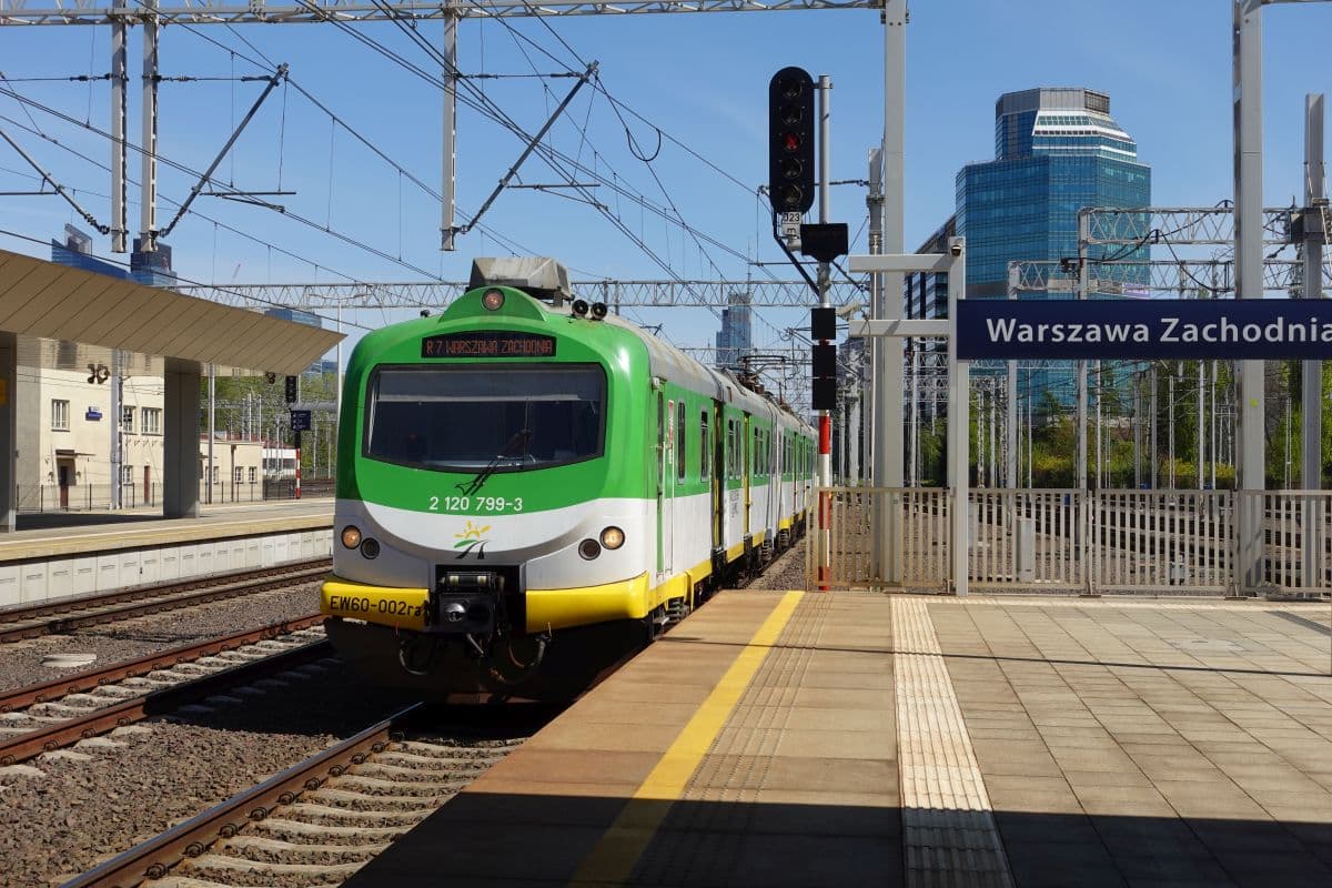 Inforail - Koniec służby legendarnych „Ewuś”. Koleje Mazowieckie wycofały jednostki EW60