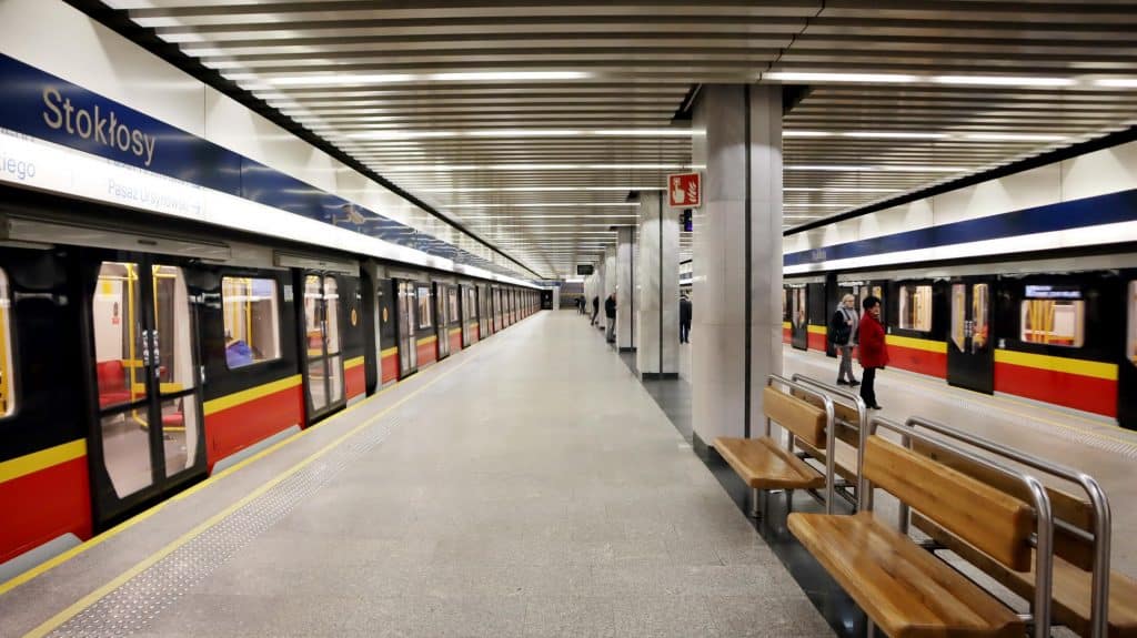 Infotram - Warszawa: Utrudnienia na linii M1. Metro nie dojedzie do Kabat
