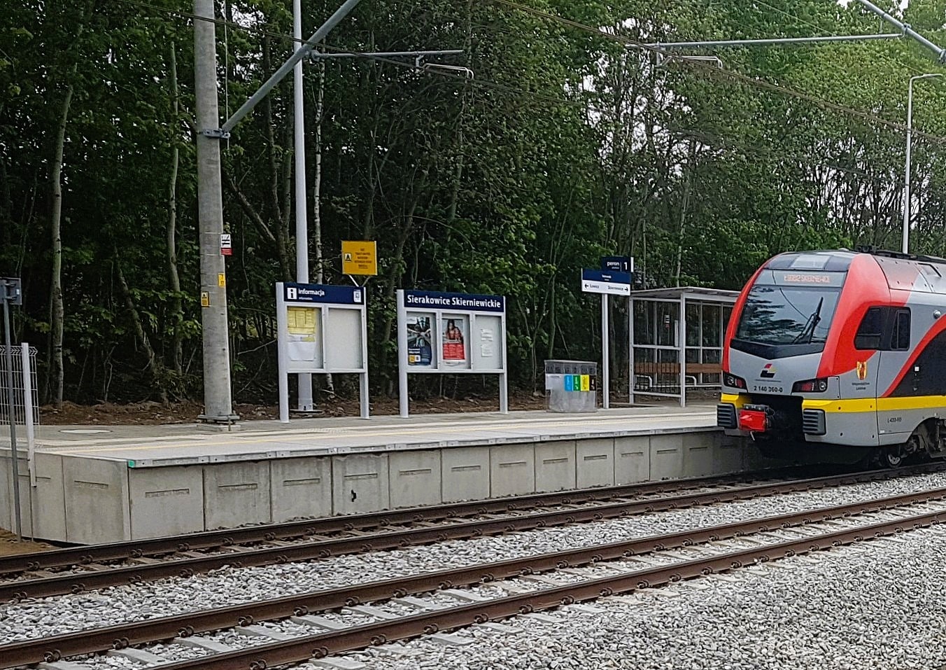 Inforail - Modernizacja linii Skierniewice – Łowicz przyspiesza. Od 16 maja pasażerowie korzystają z nowych torów i peronów