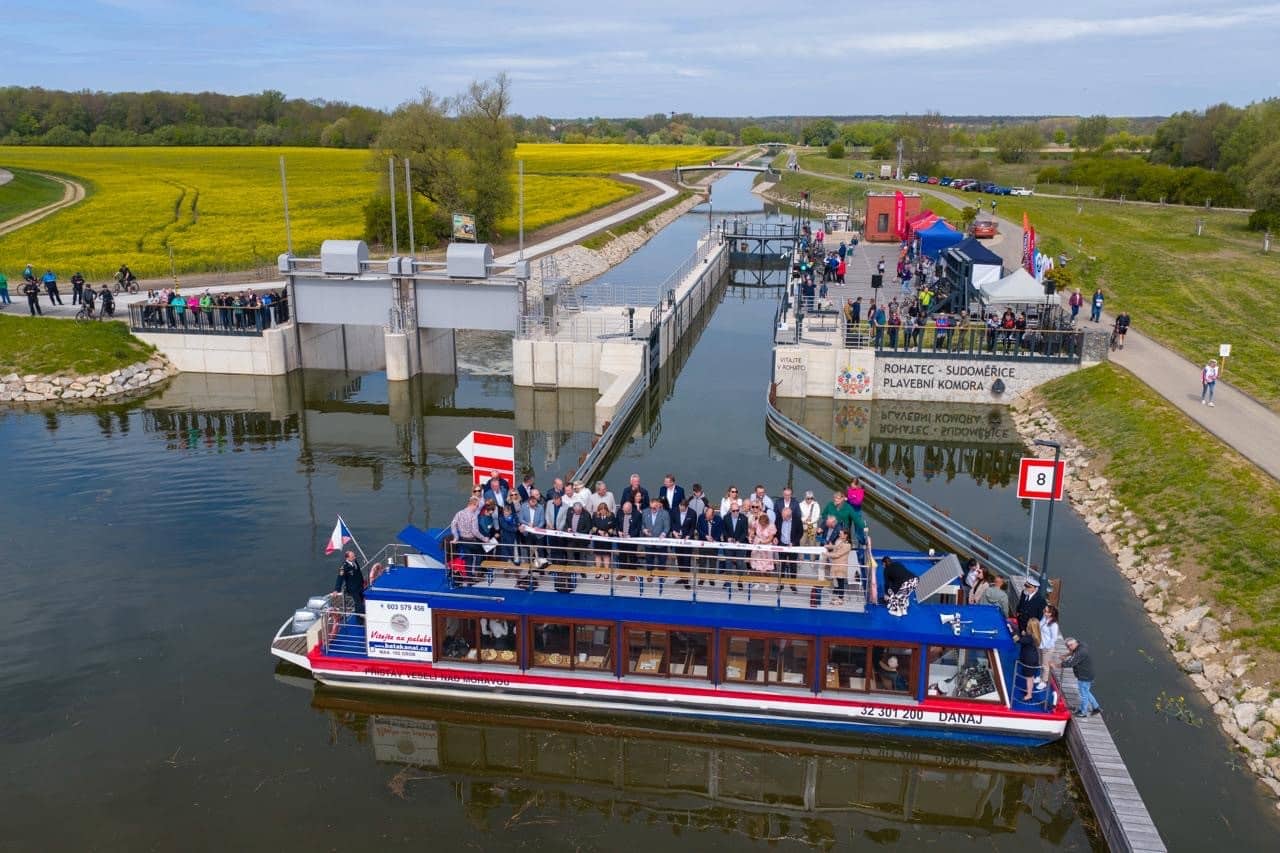 Infoship - Morawy: Kanał Baty wydłużony do Hodonína. Nowa śluza i port