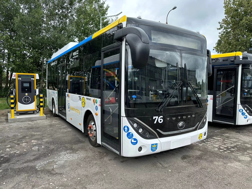 Infobus - Łowicz rozstrzygnął przetarg na pierwsze elektrobusy i ładowarki dla MZK. Autobusy od Yutonga