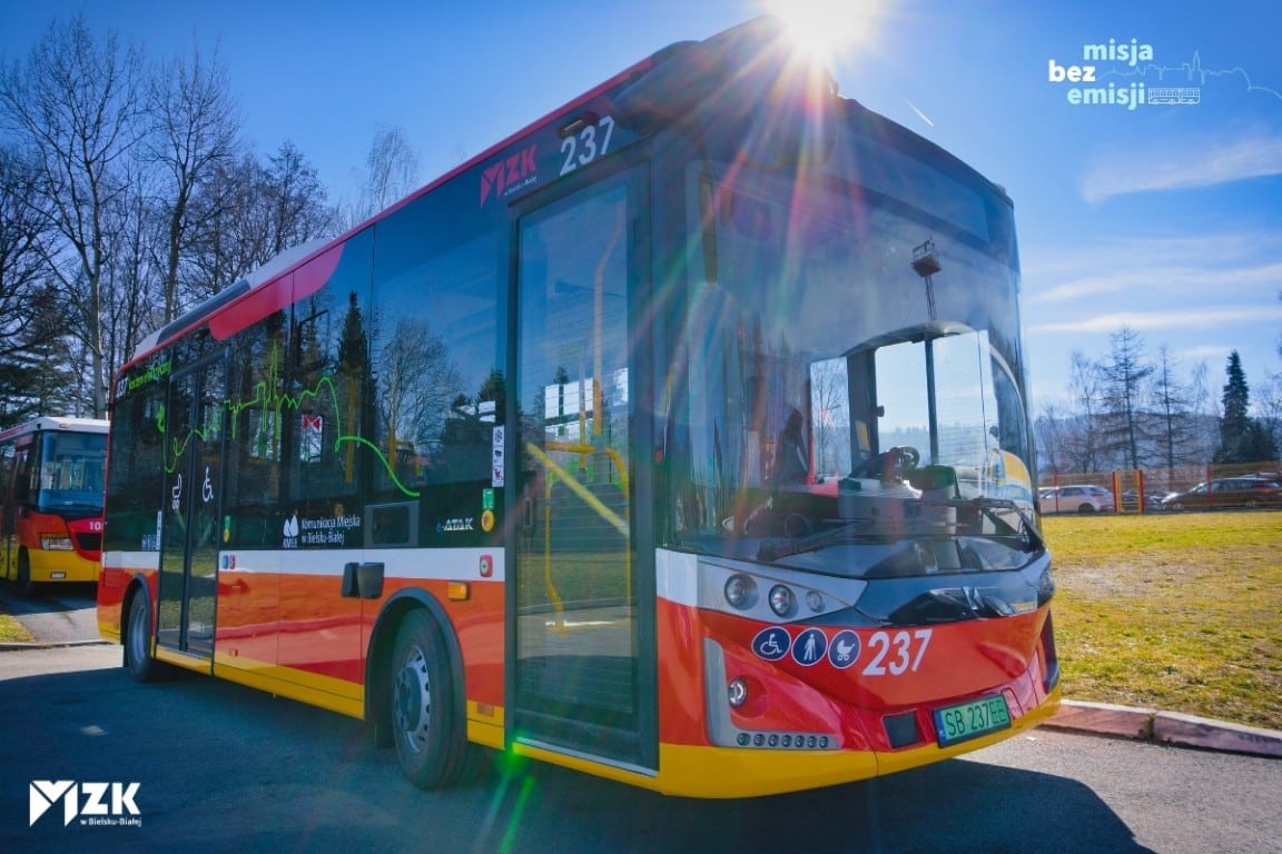 Infobus - Autobus Karsan e-ATAK zasilił flotę MZK Bielsko-Biała. Elektrobus obsługuje przewozy szkolne