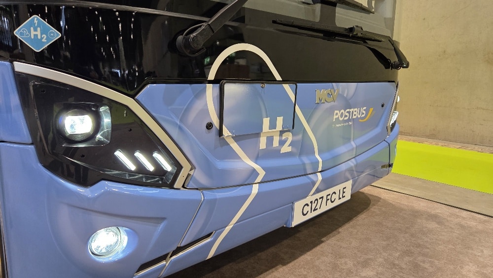 Infobus - Postbus z flotą 35 autobusów wodorowych MCV C127 FC LE z napędem Driventic