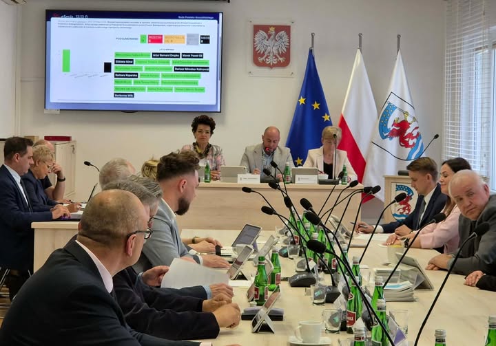 Infobus - Powiat Koszaliński bliżej 37 linii autobusowych. Jest zgoda Koszalina i porozumienia z sąsiadami