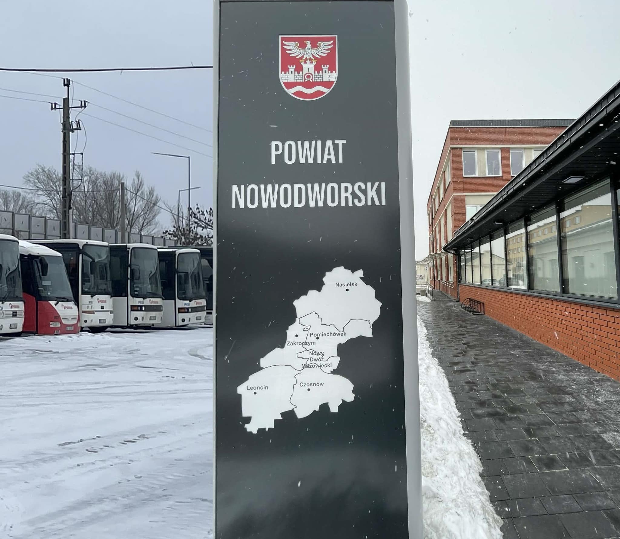Infobus - Powiat Nowodworski wybrał operatora linii autobusowych FRPA. Z Magnet-Trans