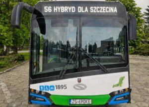Infobus - Szczecin korzysta z opcji. Plus 12 autobusowych hybrydowych dla SPA Klonowica