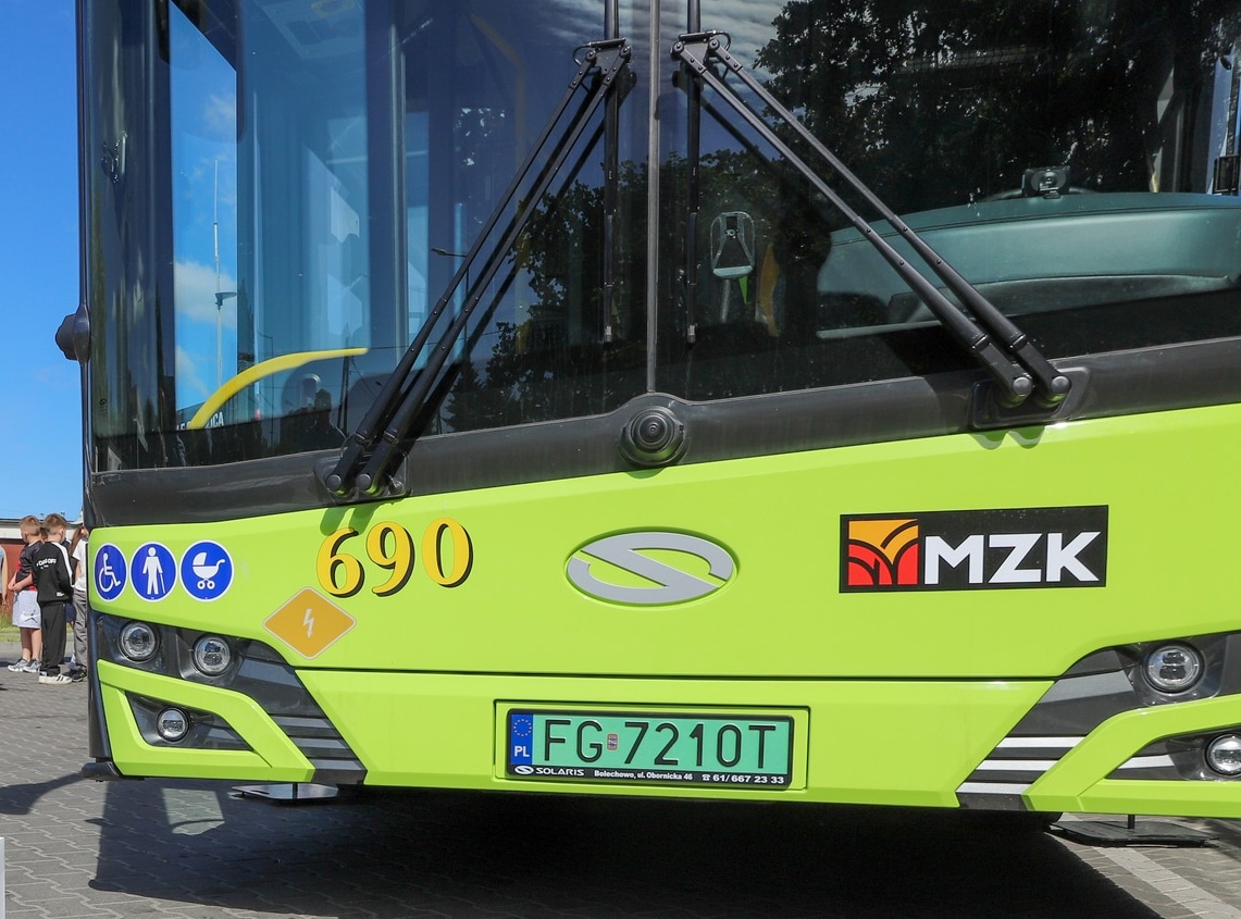 Infobus - Kolorowy Solaris wyjechały na ulice Gorzowa. MZK odbierze 10 kolejnych elektrobusów