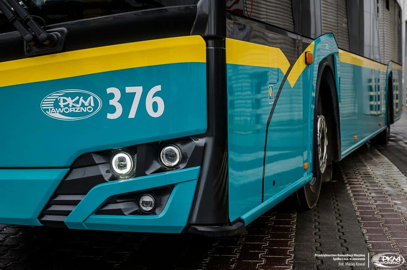 Infobus - PKM Jaworzno odbiera siedem elektrobusów od Solarisa i zmienia styl. Plus ekoskóra i USB-C