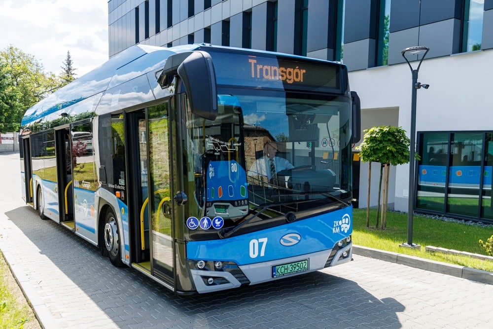 Infobus - Debiut elektrobusów Solarisa w sieci ZKKM Chrzanów. Transgór łączy tabor z własną energią