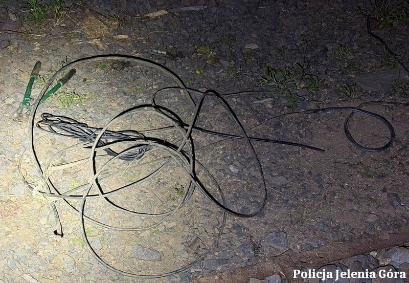 Inforail - Próba kradzieży infrastruktury kolejowej udaremniona. Dwie osoby zatrzymane w Jeleniej Górze