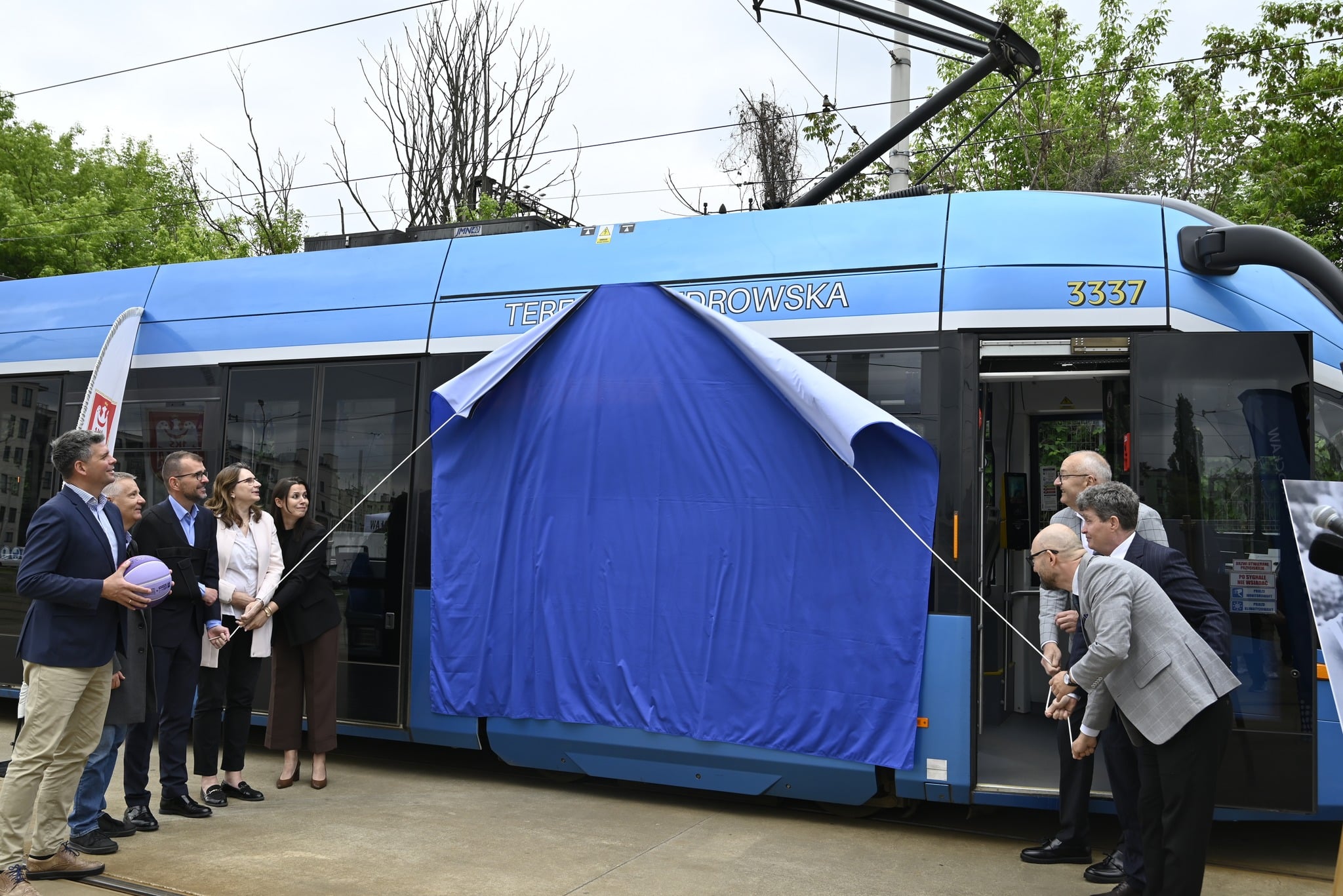 Infotram - Teresa Swędrowska patronką wrocławskiego tramwaju. MPK uhonorowało legendę Ślęzy Wrocław