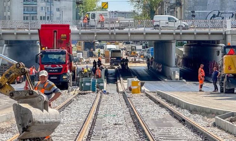 Infotrans - Otwarcie wiaduktu w centrum Sosnowca. Autobusy i tramwaje wracają na stałe trasy