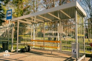 Infotrans - Wieliczka zamawia 10 nowych wiat przystankowych. Mają stanąć do końca września