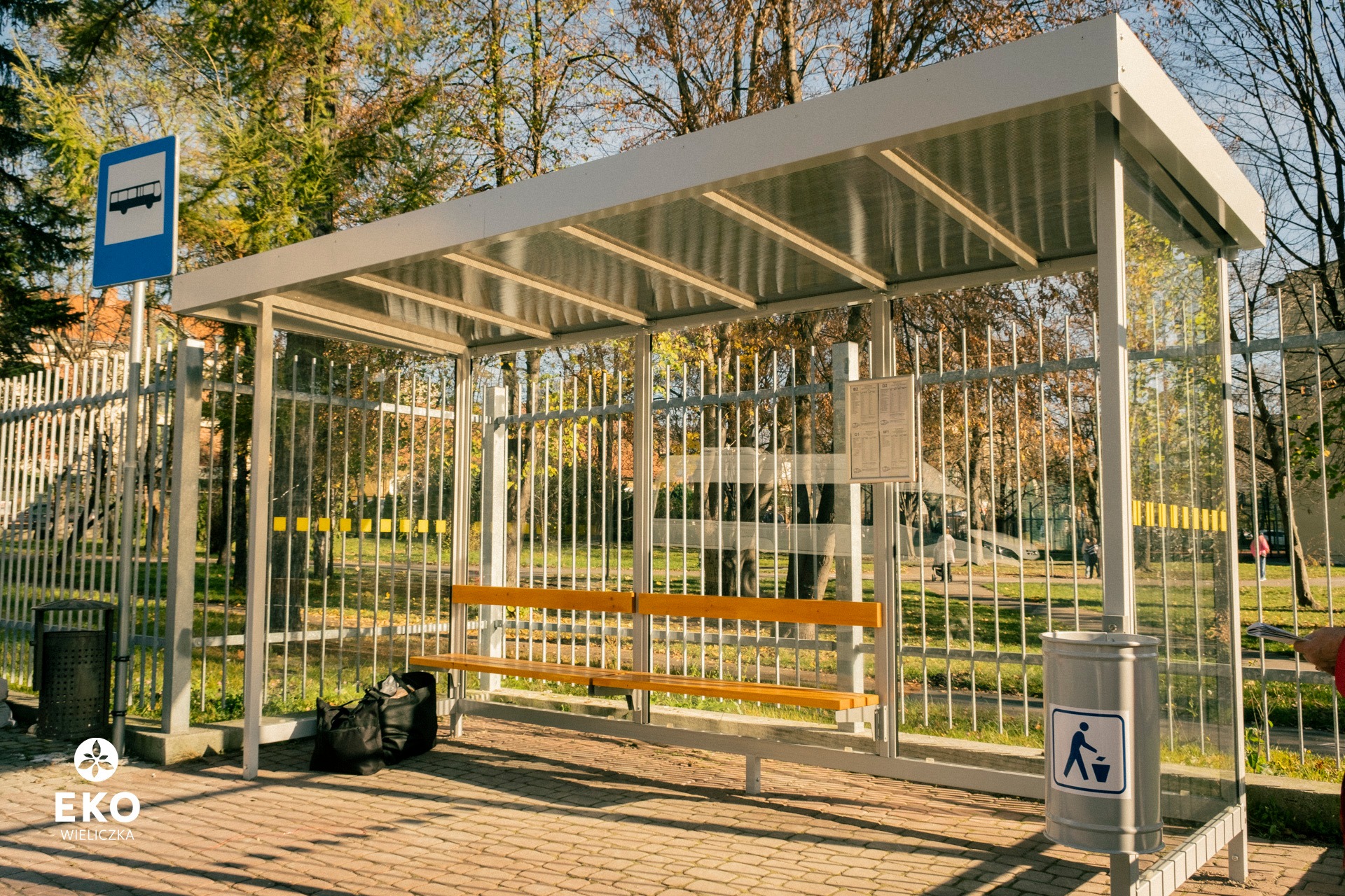 Infotrans - Wieliczka zamawia 10 nowych wiat przystankowych. Mają stanąć do końca września