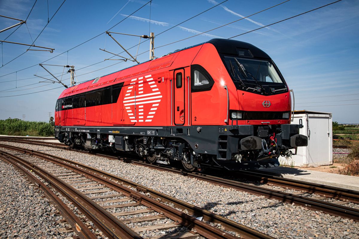 Inforail - SBB Cargo Switzerland prezentuje nowe lokomotywy EURO DuFour. Stadler pokazał finalne malowanie pojazdów
