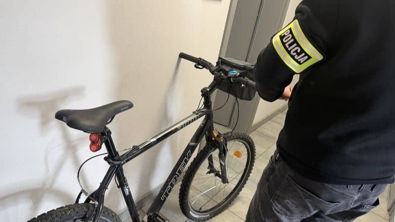 Infobike - Wejherowo: Rower wrócił do właściciela dzięki … etui ze słuchawek