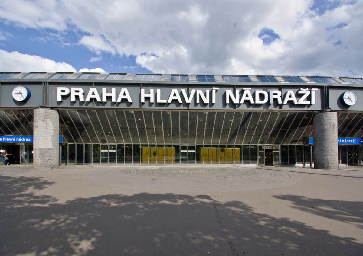 Inforail - Dworzec główny w Pradze z generalną naprawą hali. Prace potrwają do 2028 roku