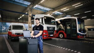 Infobus - Rusza kampania „Autoryzowane Serwisy MAN. Wiemy, co robimy”