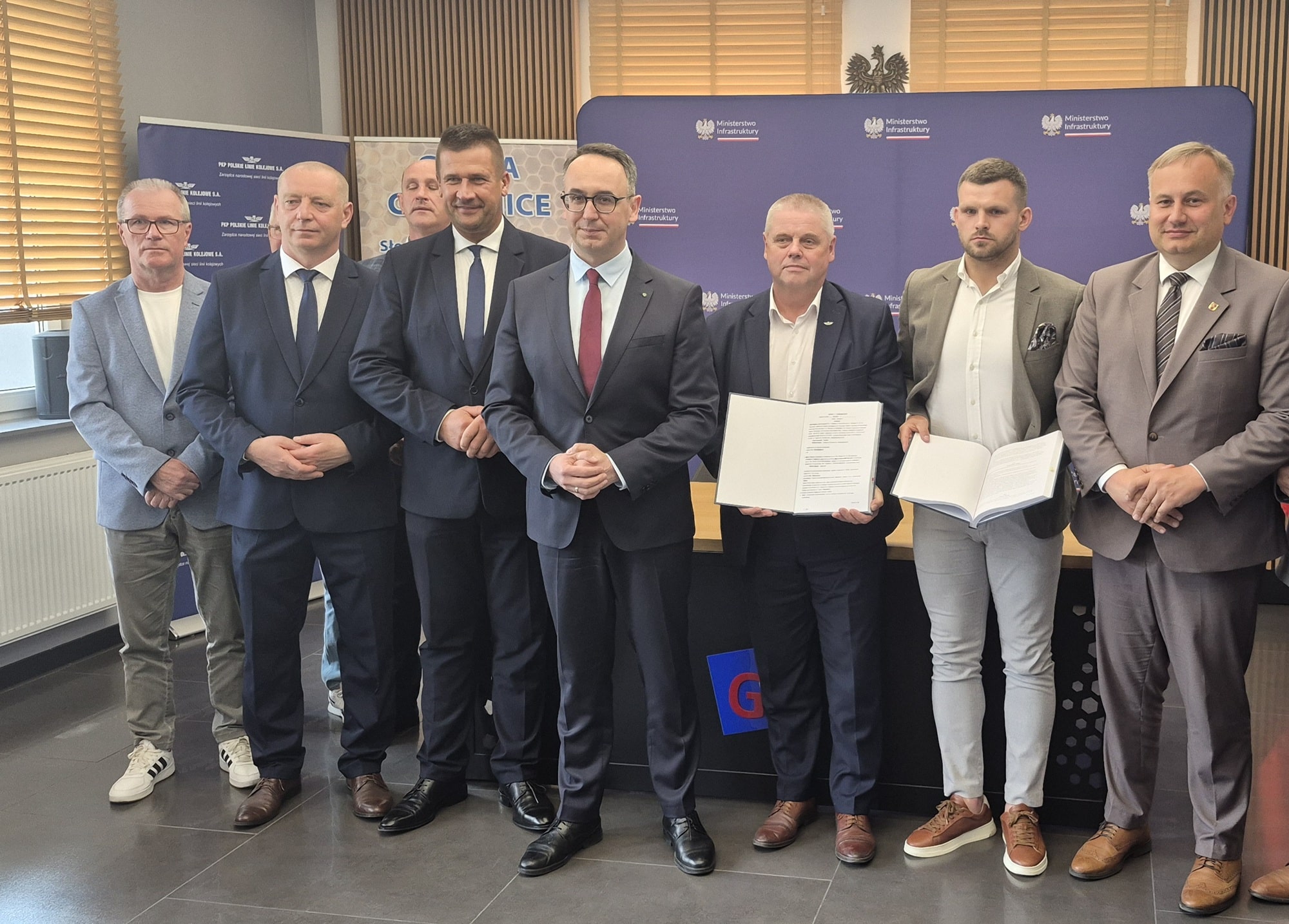 Inforail - PKP PLK wybuduje nowe parkingi przy stacji Gomunice. W ramach Programu Przystankowego