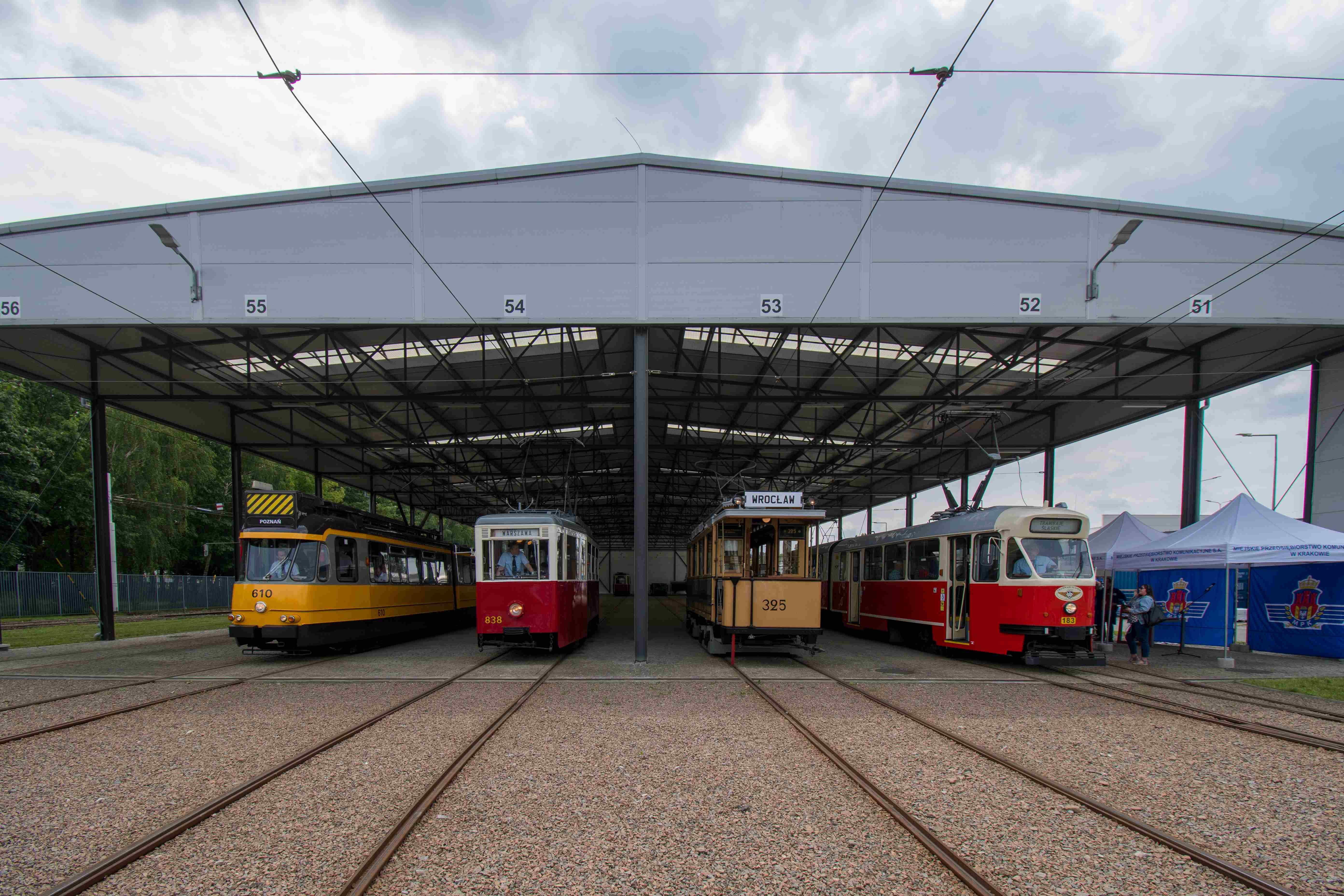 Infotram - Historyczne tramwaje z całej Polski przyjechały do Krakowa. Rekordowa wymiana zabytkowego taboru