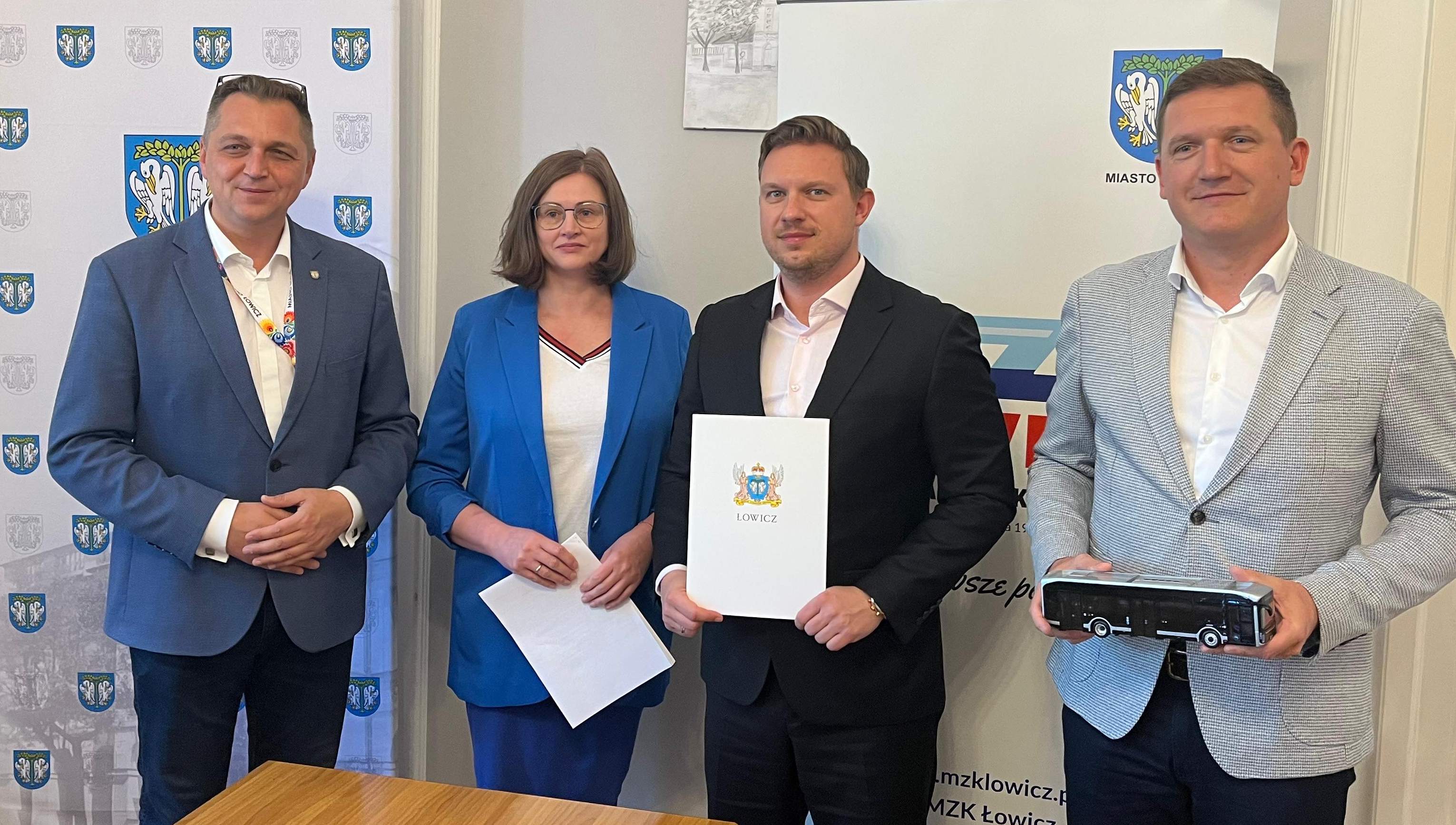 Infobus - Łowicz z umową na pierwsze elektrobusy. Busnex dostarczy osiem autobusów Yutong