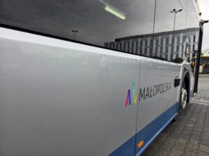Infobus - Koleje Małopolskie unieważniły przetarg na zastępczą komunikację autobusową. Mimo trzech ofert