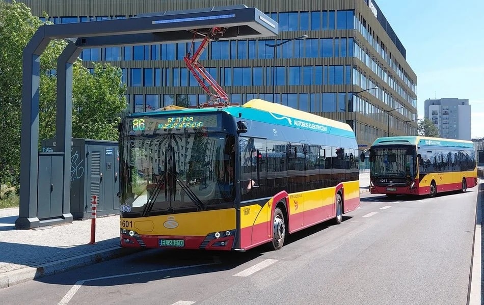 Infobus - MPK Łódź przekracza półmetek odbiorów nowych elektrobusów. 23 Solarisy już w mieście