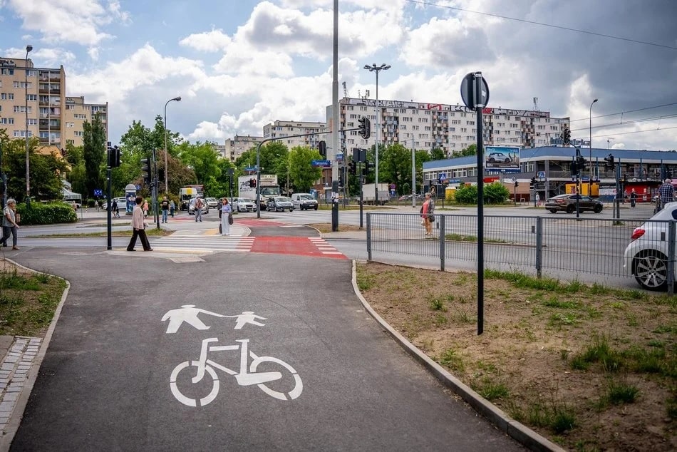Infobike - Pierwszy odcinek drogi rowerowej na Dąbrowę gotowy. Łódź buduje trasę wzdłuż ul. Dąbrowskiego