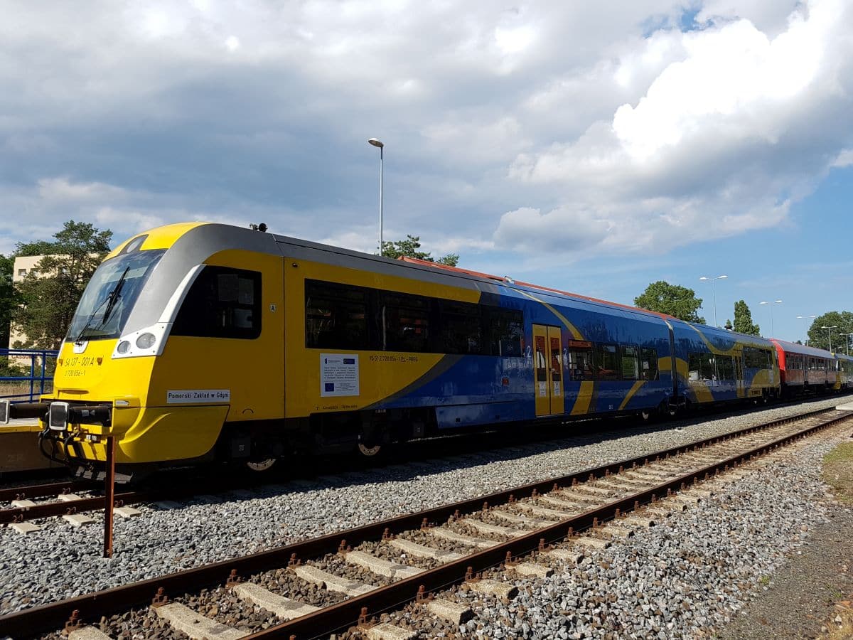 Inforail - 42 wakacyjne połączenia Polregio do Helu, więcej pociągów do Kartuz a do Łeby autobusem