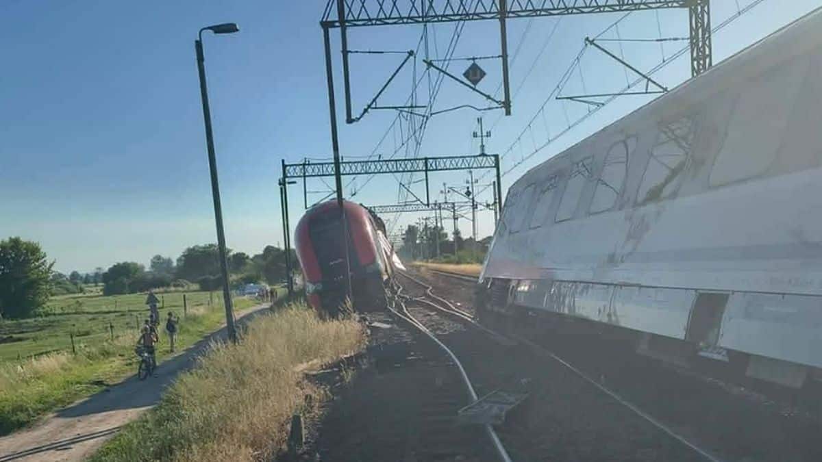 Inforail - Zderzenie dwóch pociągów w Białośliwiu. Kilka osób zostało poszkodowanych